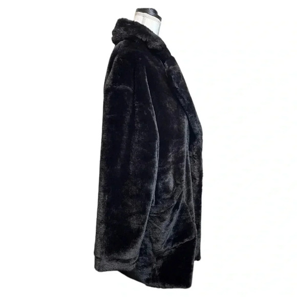 Pretty LITTLE THING ladies size 10 faux fur coat. NWT’s. Warm. Black. - Picture 9 of 14